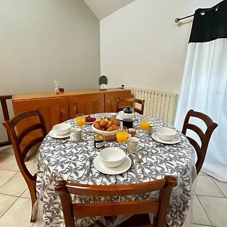 Apartment Station - Proche Rer A - Wifi